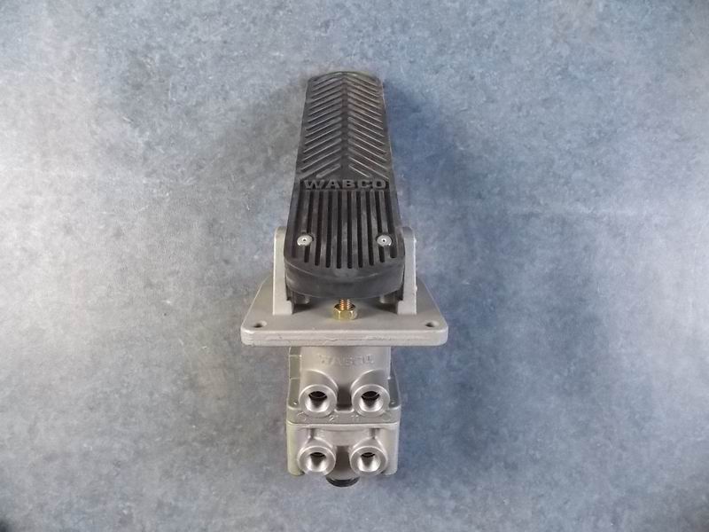 Brake valve (WABCO, small pressure difference, 30° pedal)