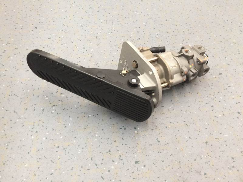 Главный тормозной насос в сборе (BENDIX)