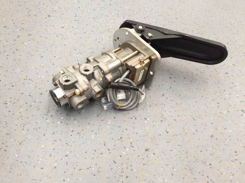 Brake master pump assembly (BENDIX)-1