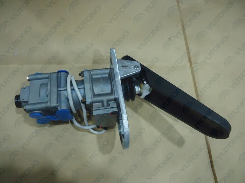 Тормозной клапан (WABCO, небольшой перепад давления, 45 ° педаль, коробка автомат)-1