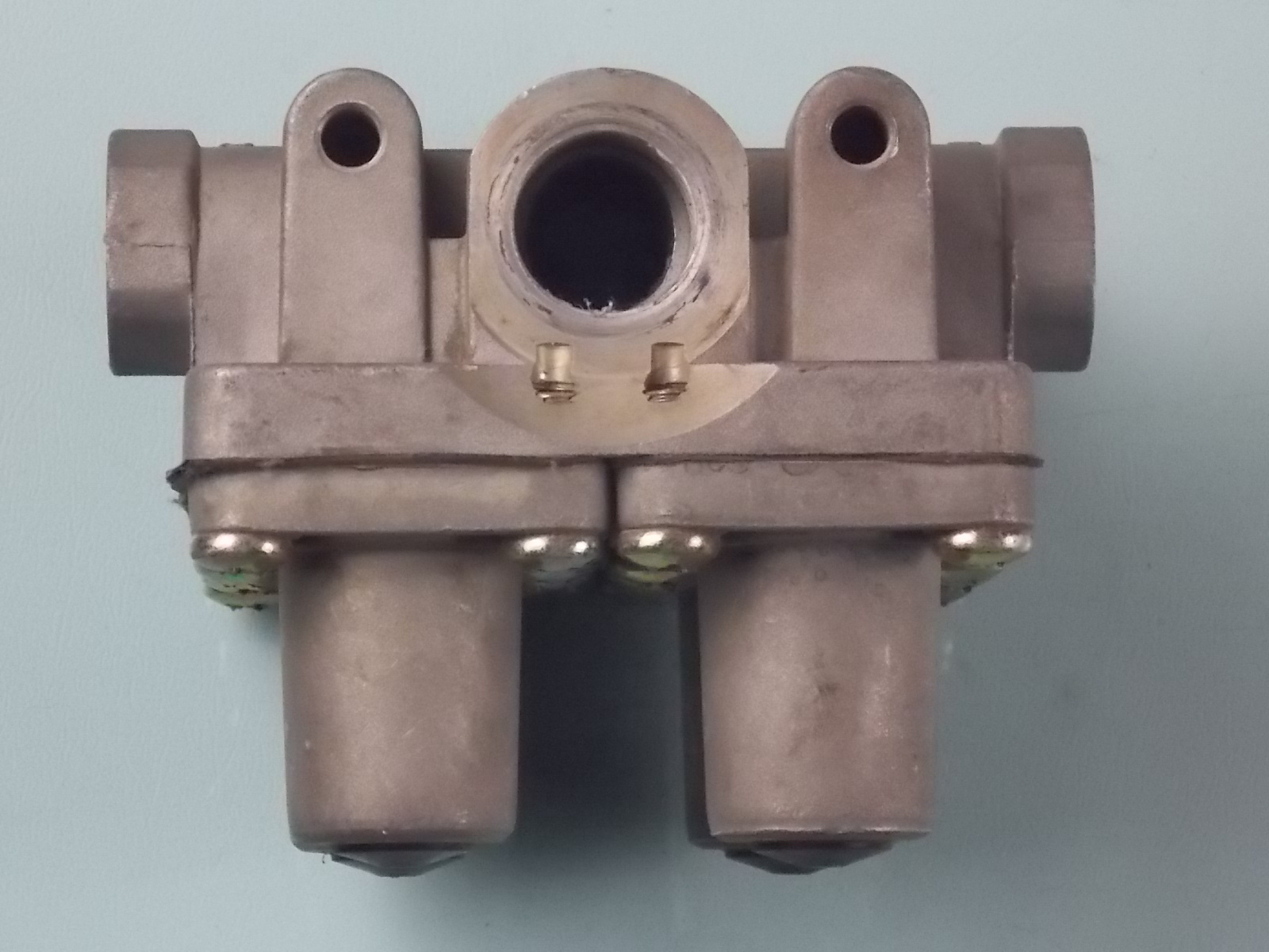 D D Четырехконтурный защитный клапан-3