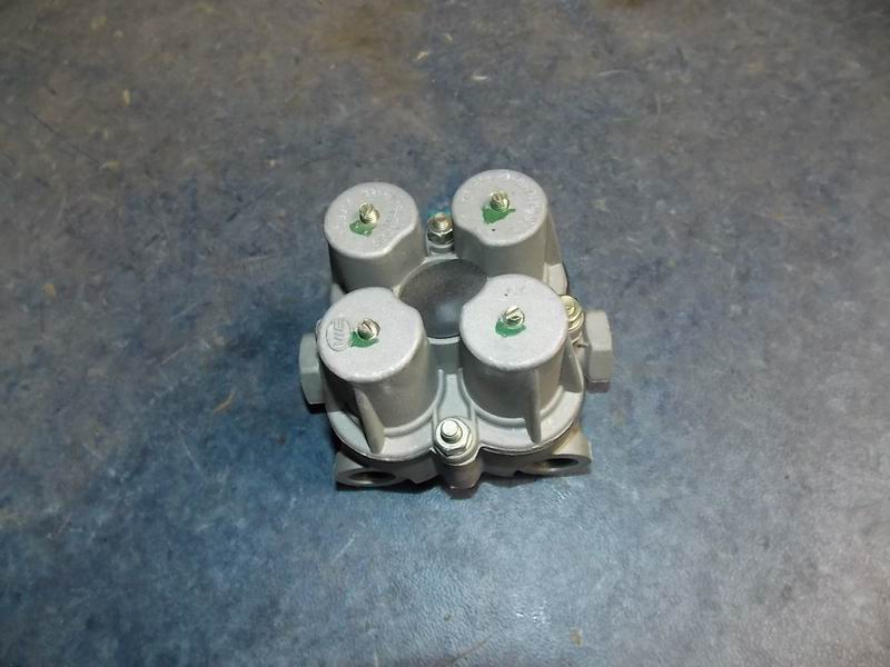 Four-loop protection valve assembly