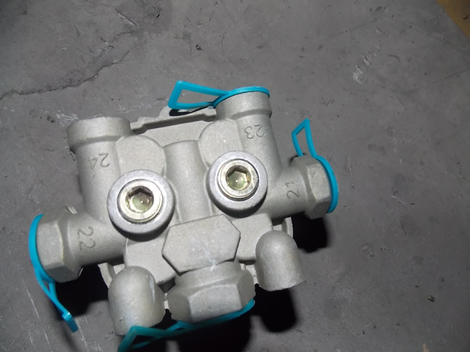 Four-loop protection valve-1