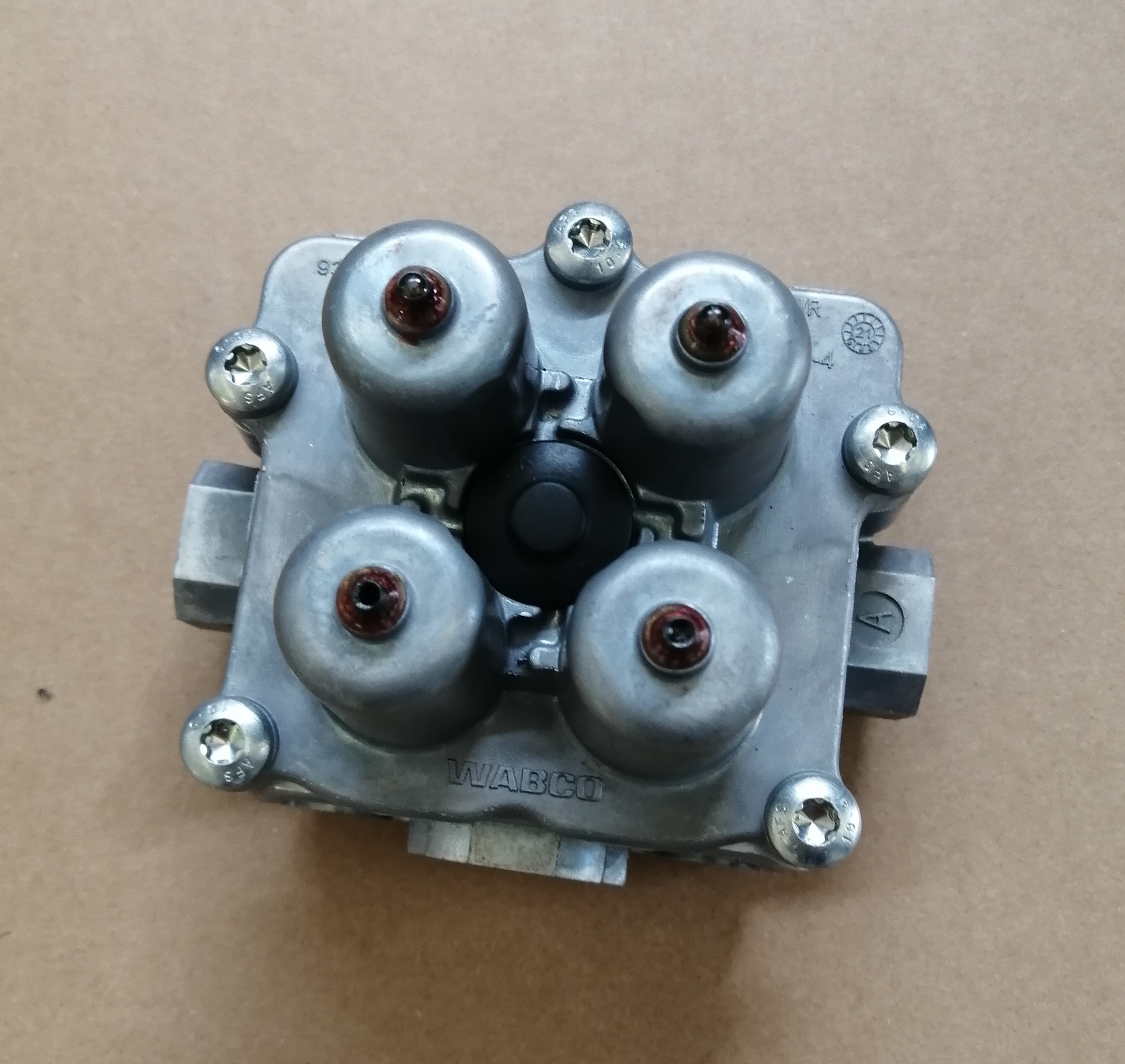 Four-loop protection valve-5