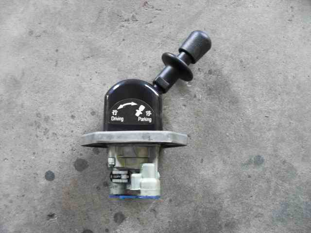 D manual valve (CAFF); replaced by 3517-00016