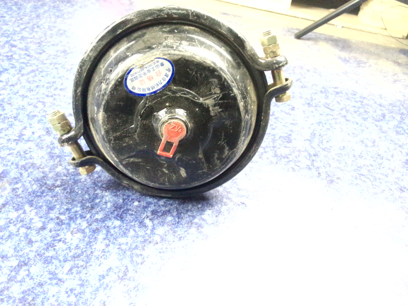 Воздушная камера переднего тормоза-1