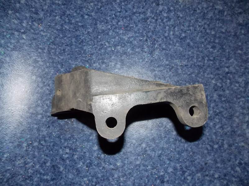 Rear brake air chamber bracket-right