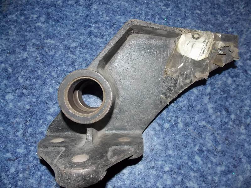 Кронштейн воздушной камеры заднего тормоза слева