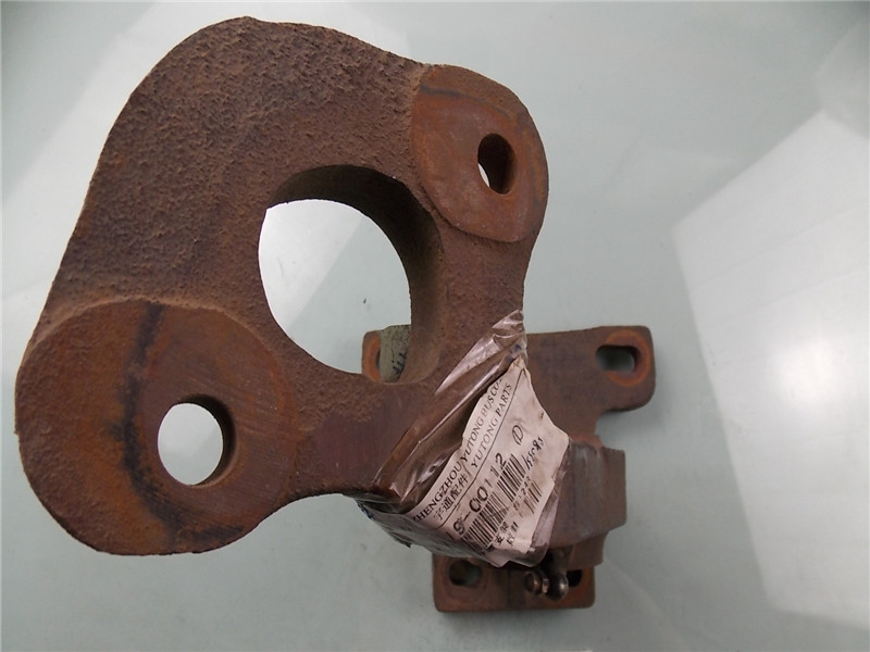 Задний правый кронштейн воздушной камеры