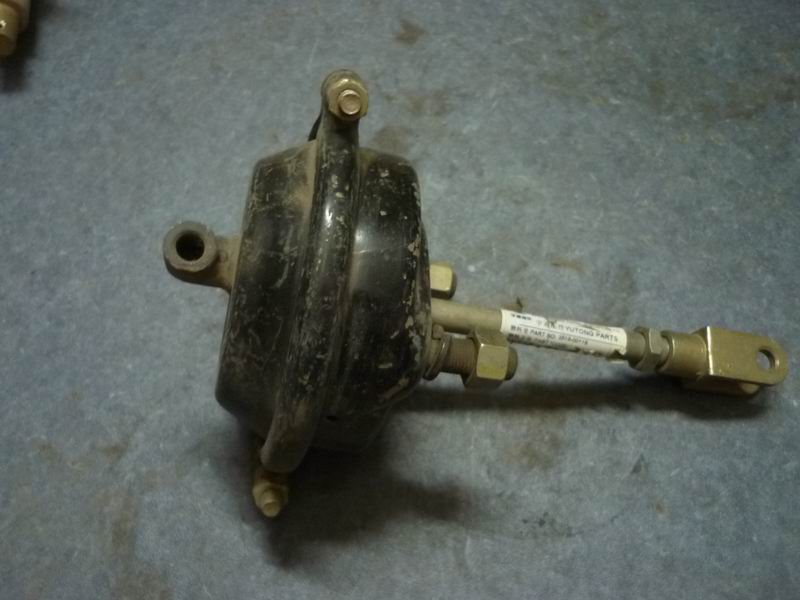 Front brake air chamber assembly-right; new type-1