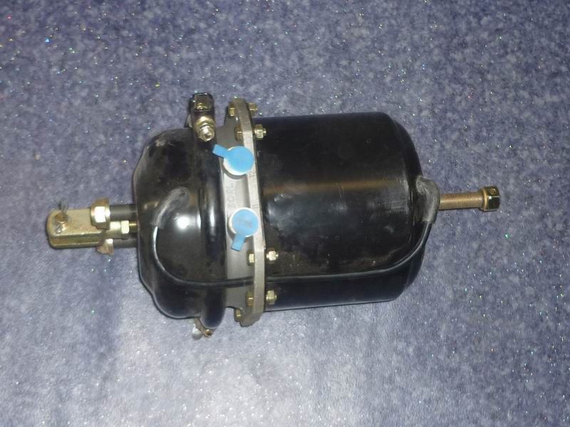 Right brake chamber right