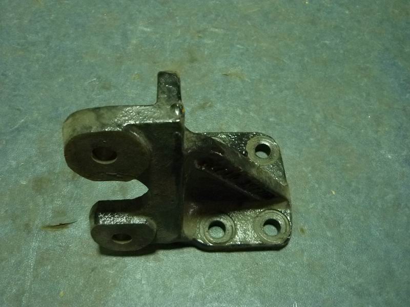 Brake air chamber bracket-right