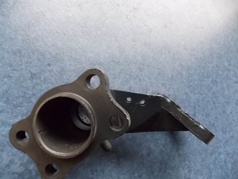 Front right air chamber bracket-1