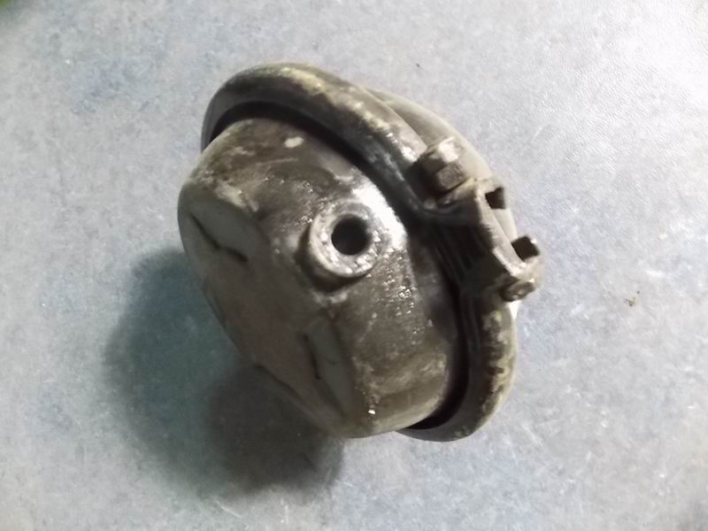 Воздушная камера переднего тормоза в сборе, правая-1