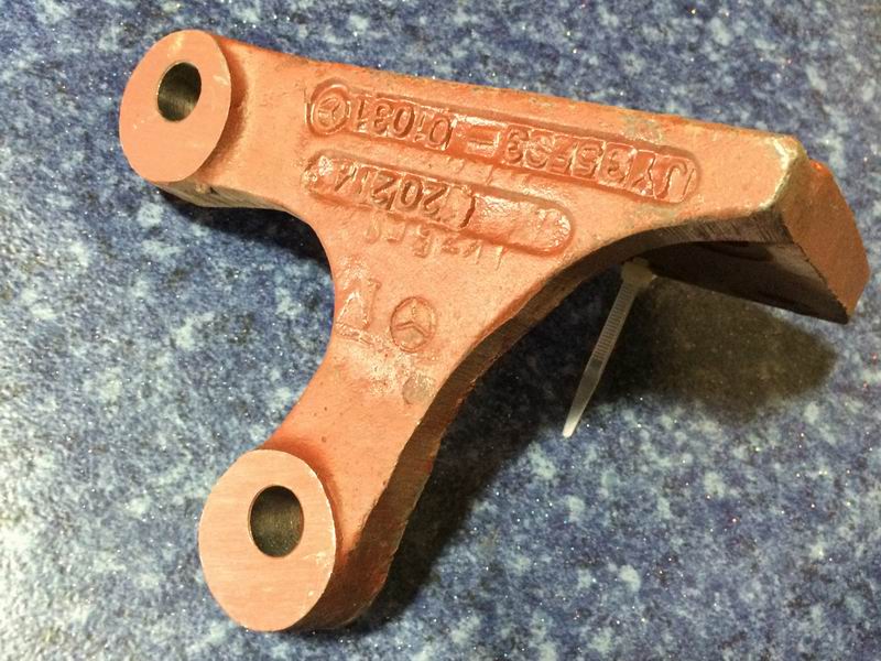 Front brake air chamber bracket-left leaf spring bridge-1