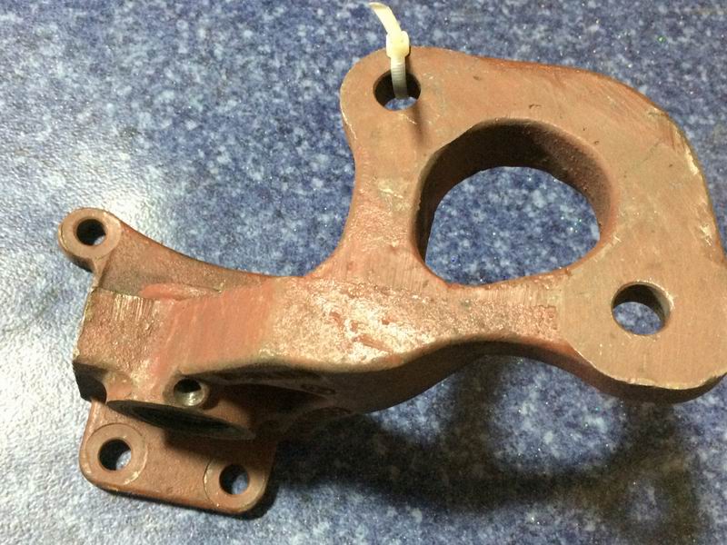 Кронштейн воздушной камеры переднего тормоза-правый рессорный мост