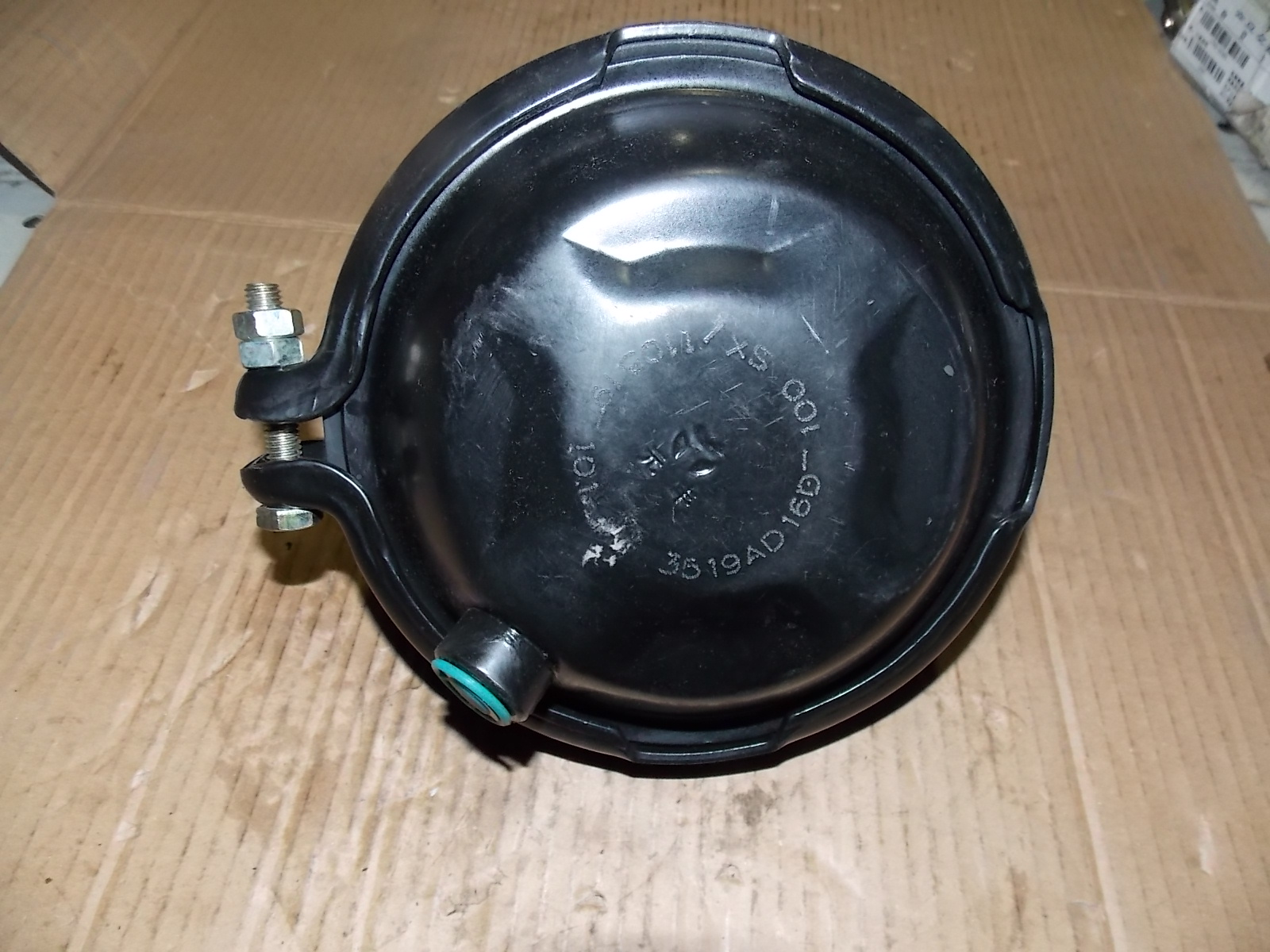 Front left brake air chamber assembly (Yuanfeng; 16″)-1