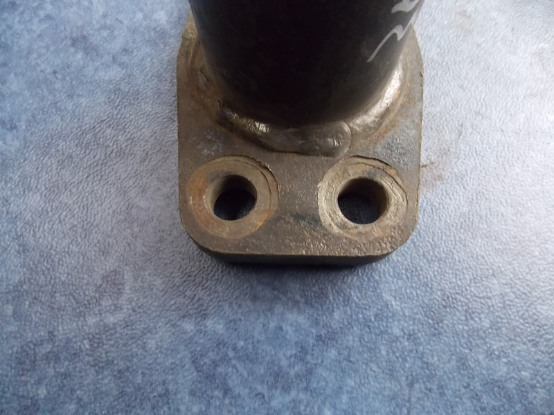 Задний правый кронштейн воздушной камеры-3