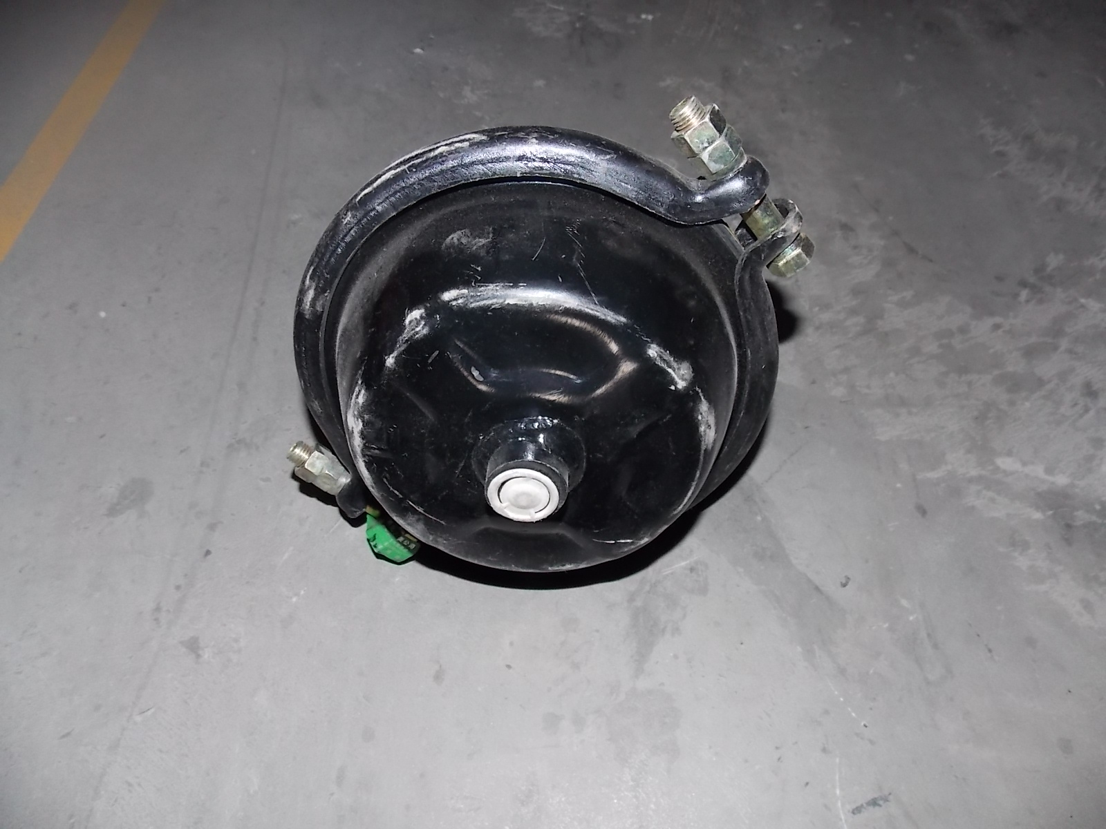 Front brake chamber assembly-left-1