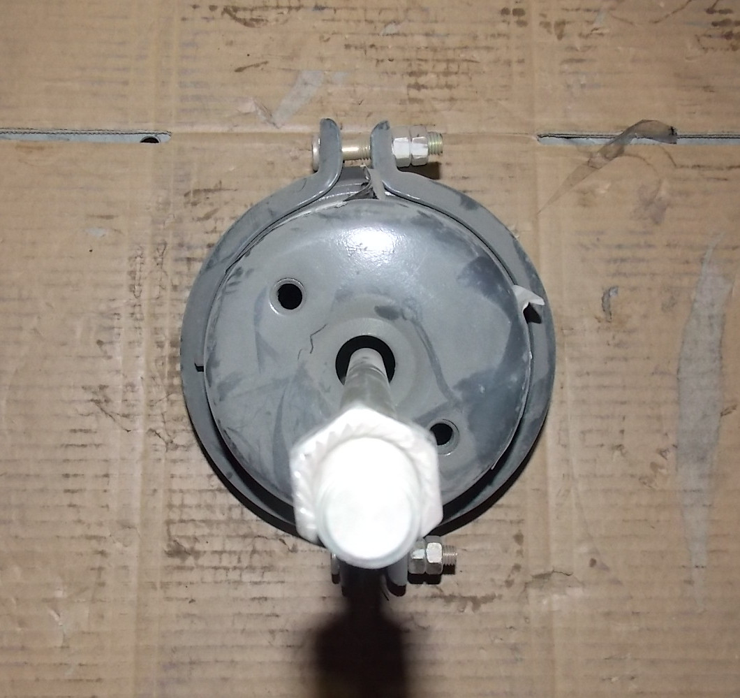 Front brake chamber assembly-right