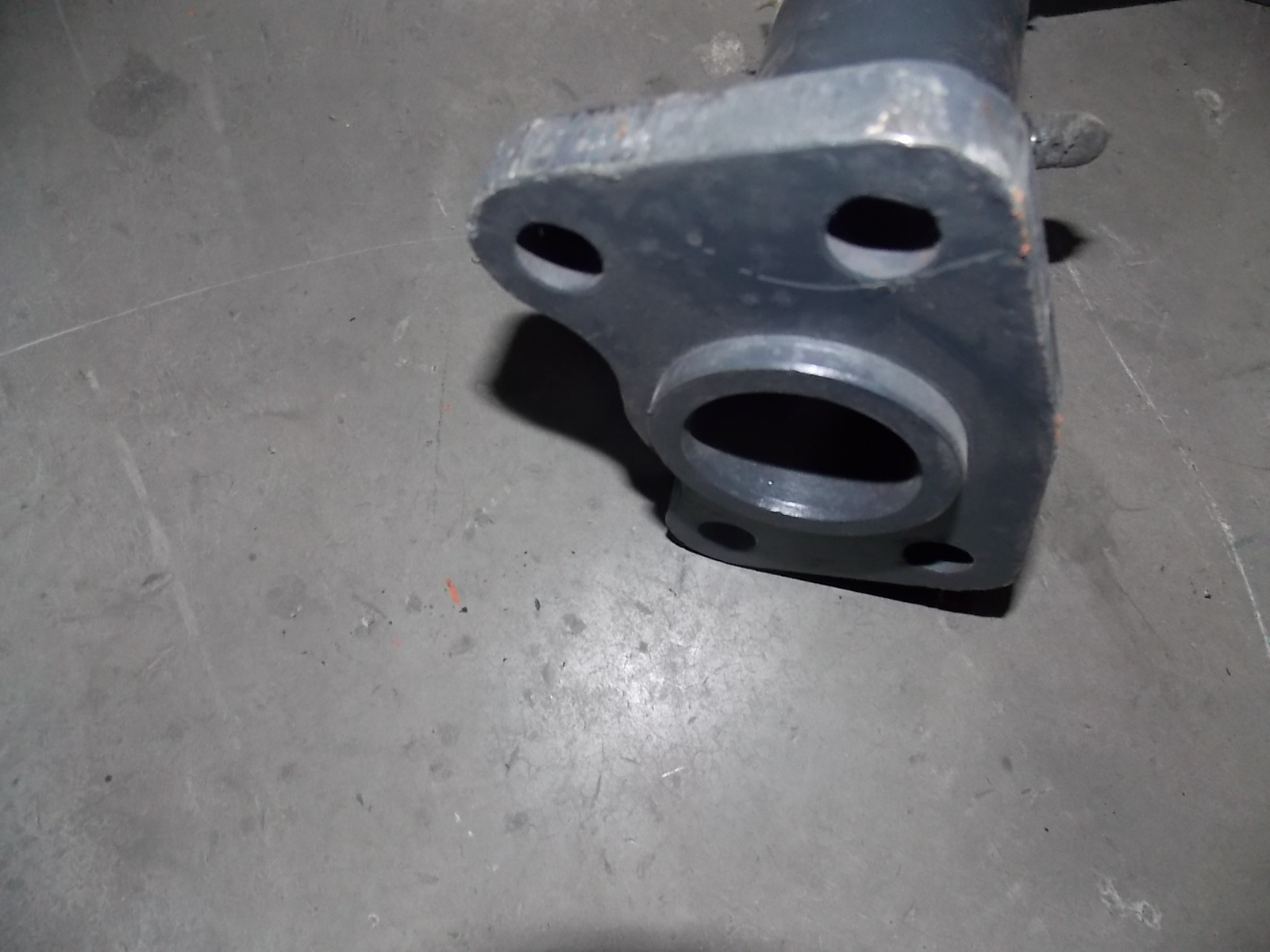 Rear left air chamber bracket