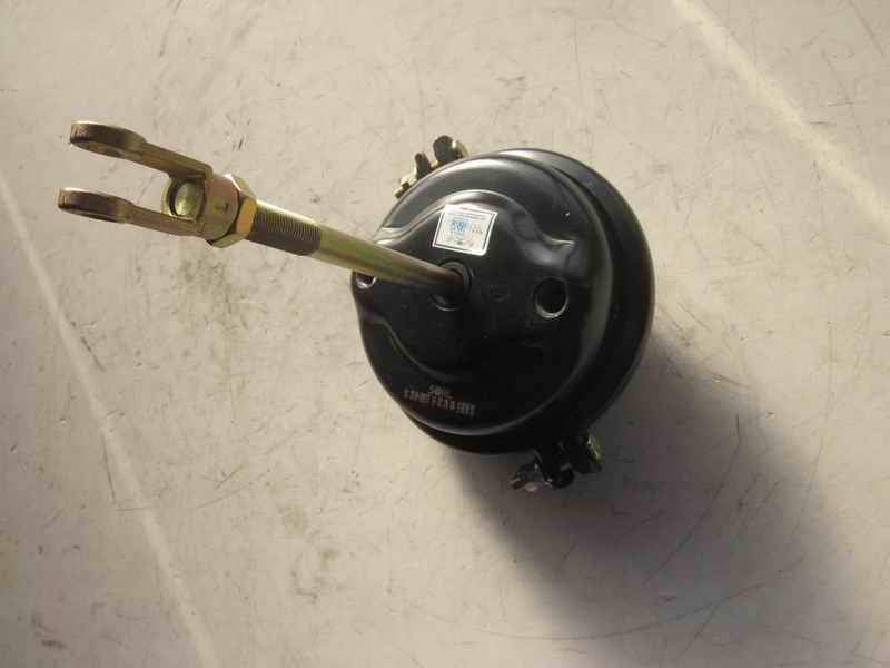 Front brake chamber assembly-right