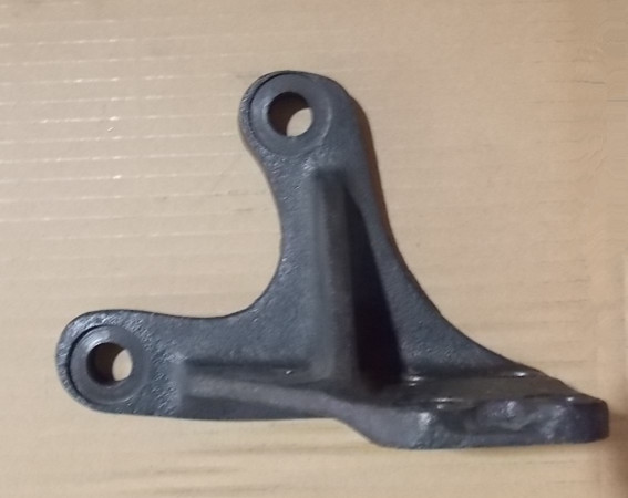 Кронштейн воздушной камеры передний левый-1