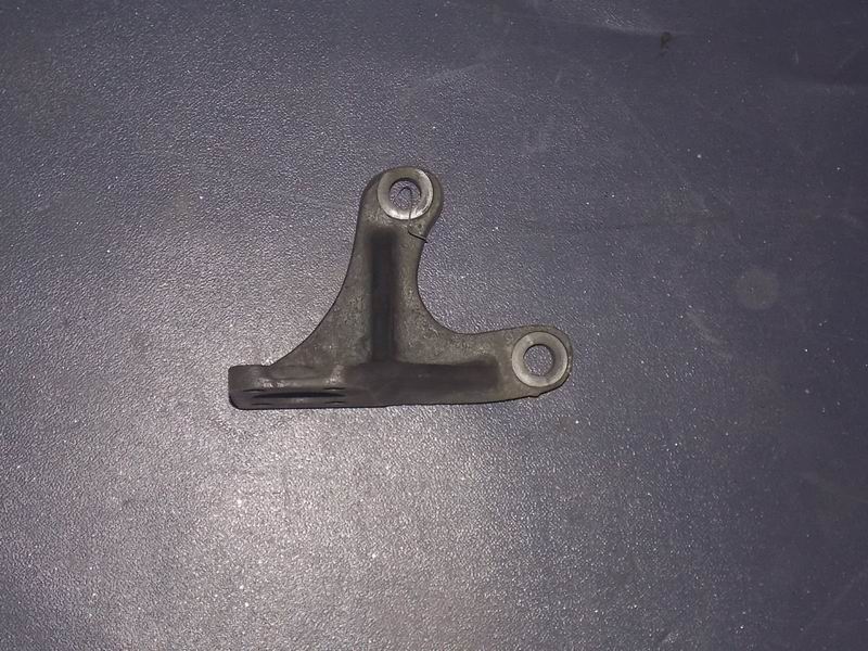 Front right air chamber bracket-1
