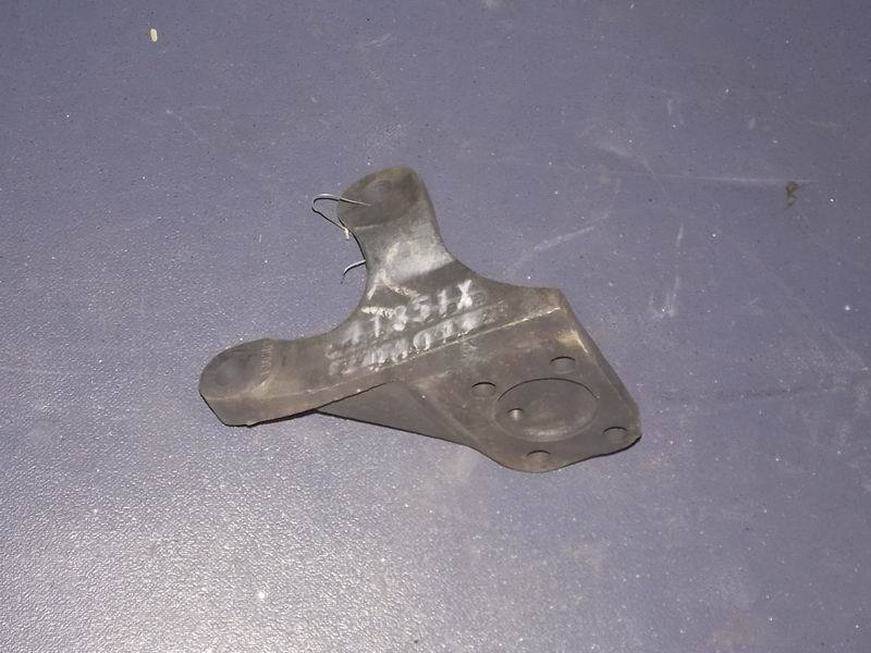 Front right air chamber bracket-2