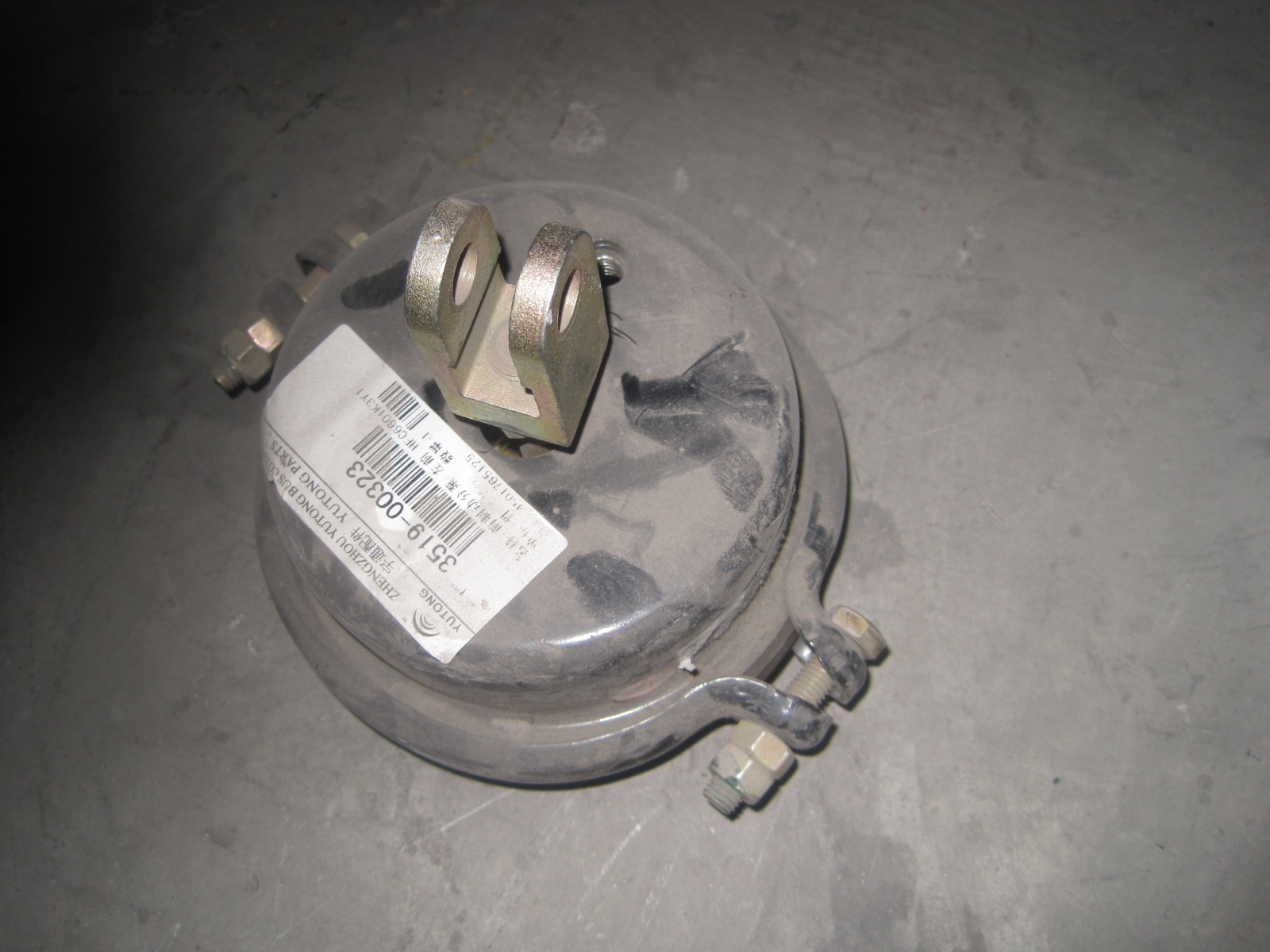 Front brake air chamber - left front