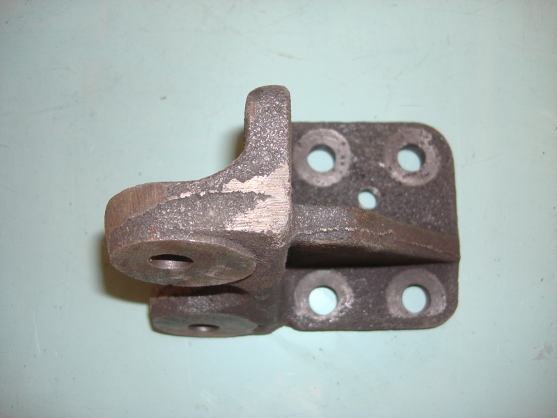 Front right air chamber bracket