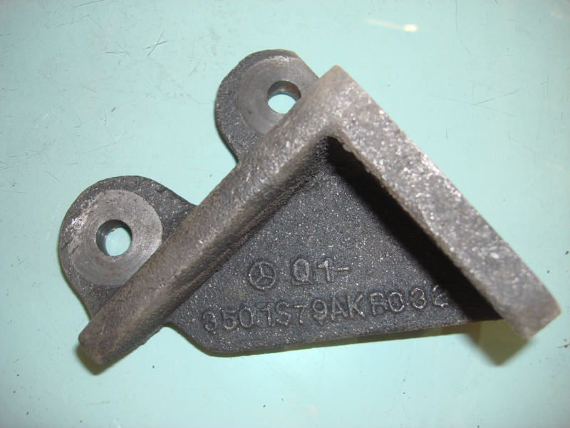 Кронштейн воздушной камеры передний правый-2