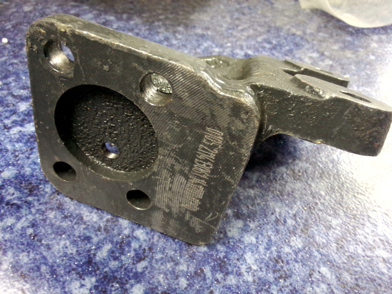 Front brake air chamber bracket-left-3