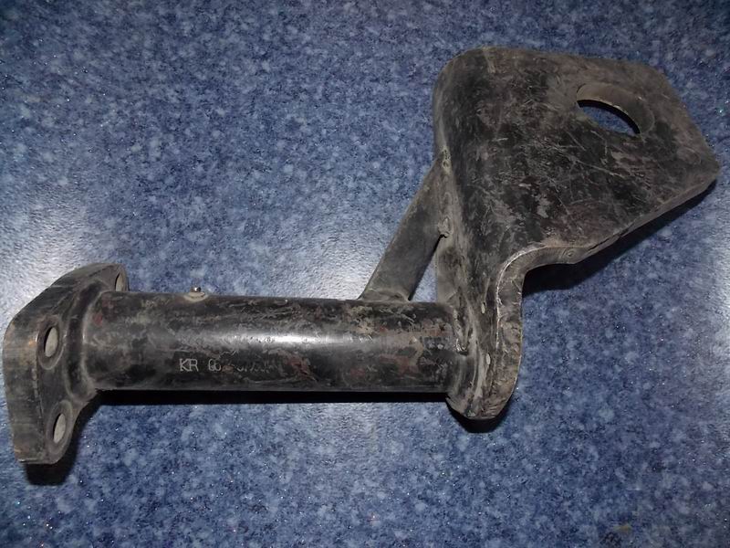 Rear left air chamber bracket