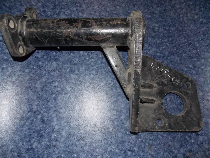 Rear left air chamber bracket-1