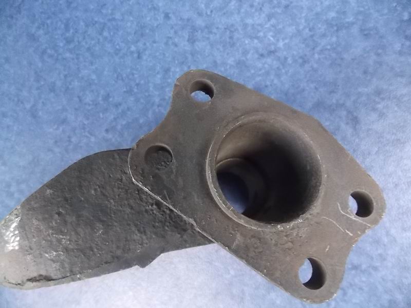 Кронштейн передней воздушной камеры правый-1