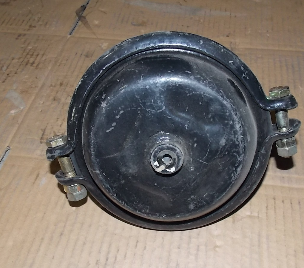 Воздушная камера переднего тормоза слева-1