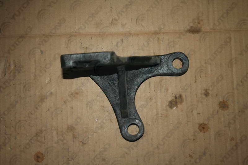 Кронштейн воздушной камеры передний левый-2