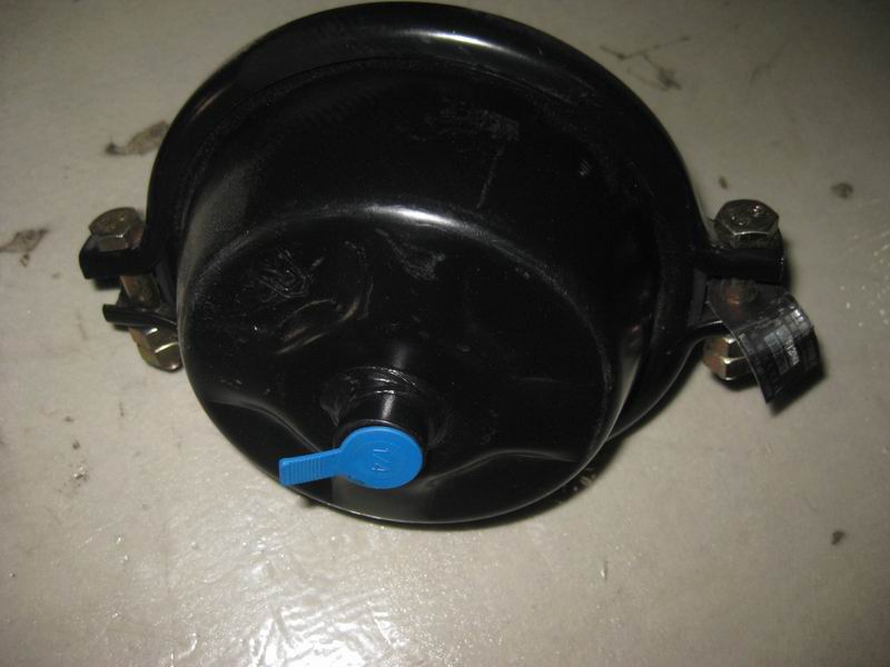 Воздушная камера переднего тормоза в сборе, правая-1