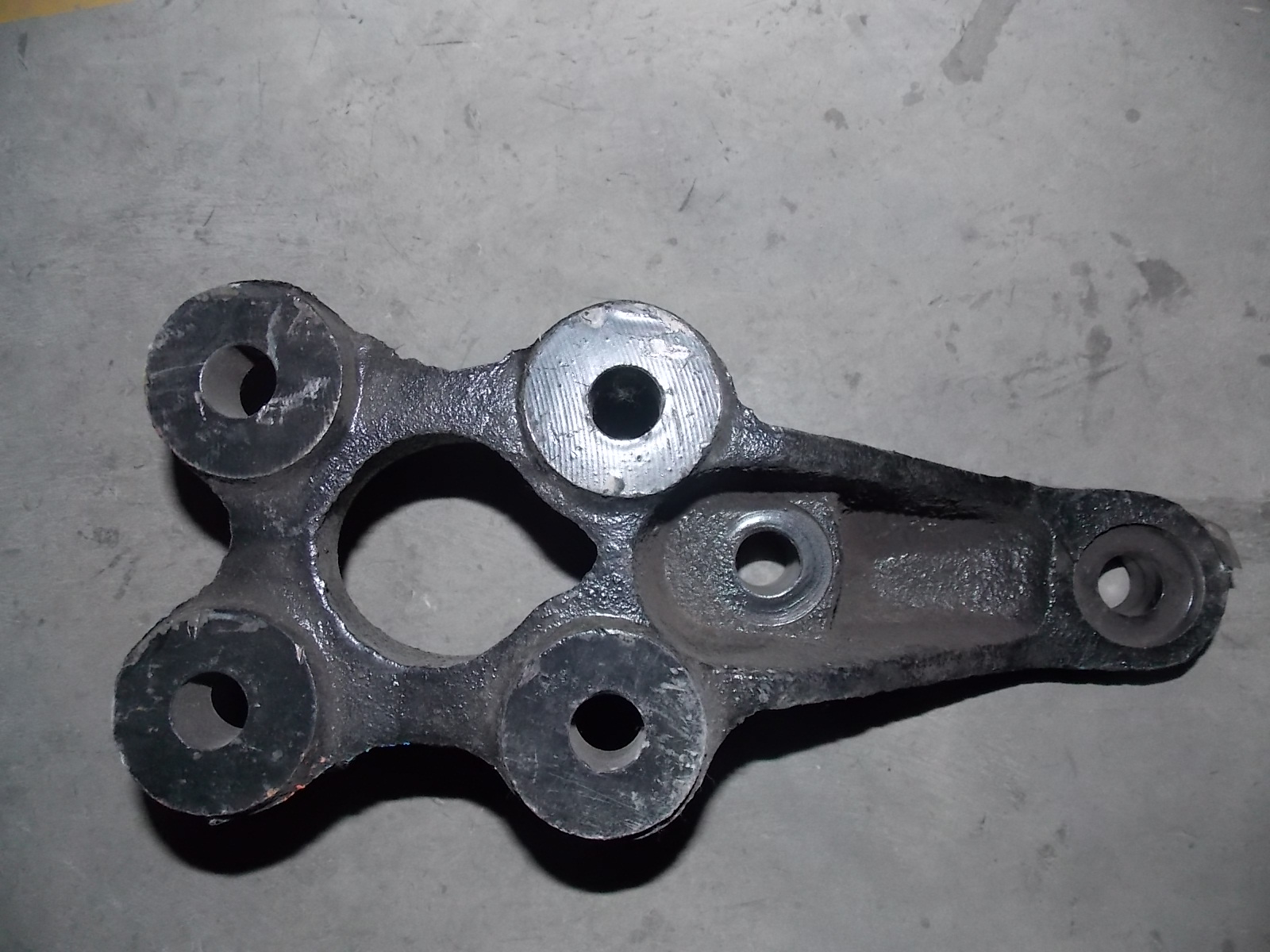 Brake air chamber bracket-1