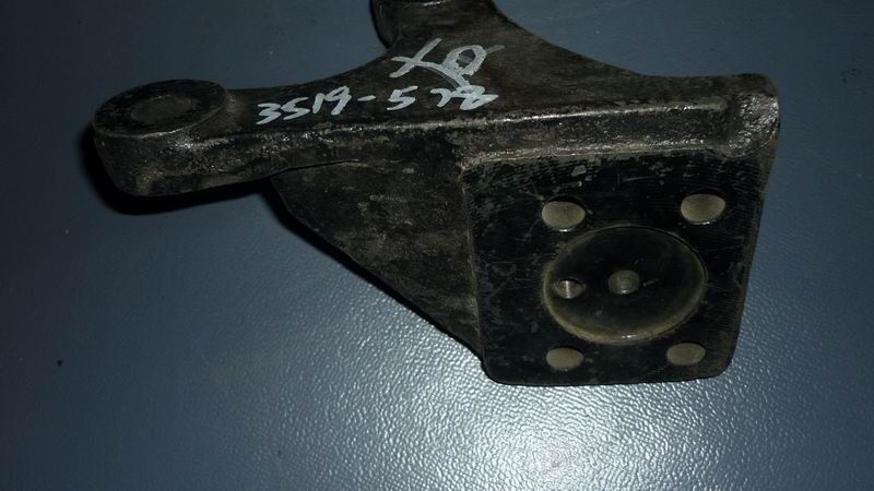 Brake air chamber bracket-right-2