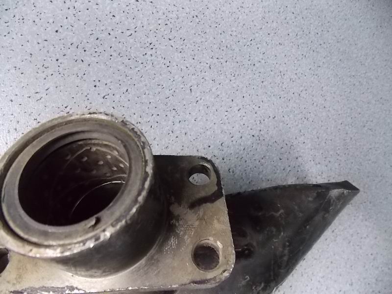 Front left air chamber bracket-1