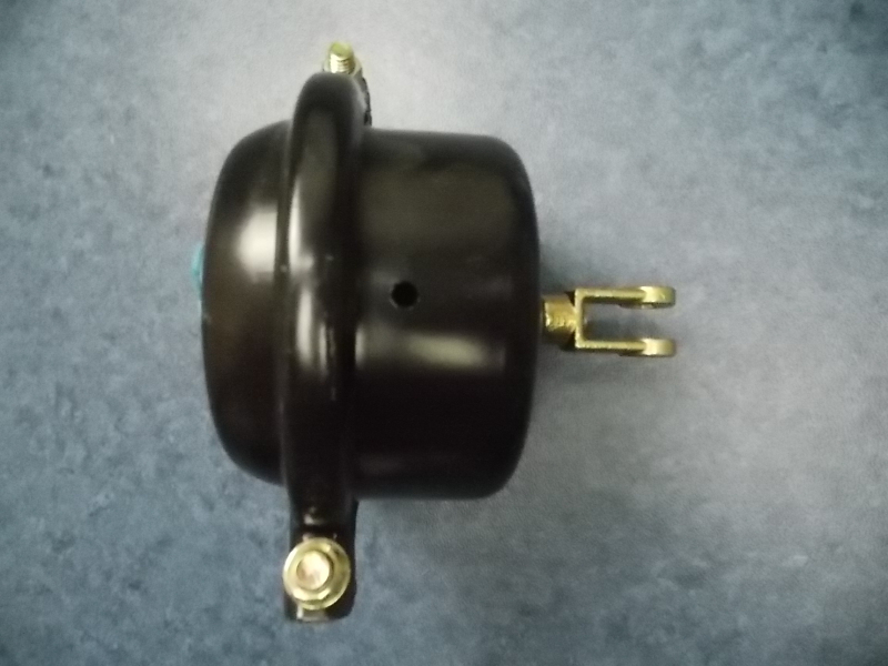 Front brake air chamber assembly