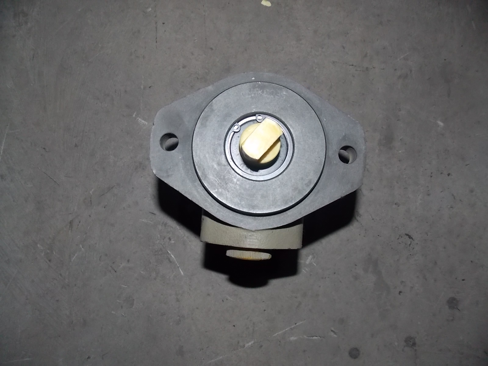 Rear brake air chamber assembly-right; 24″-1