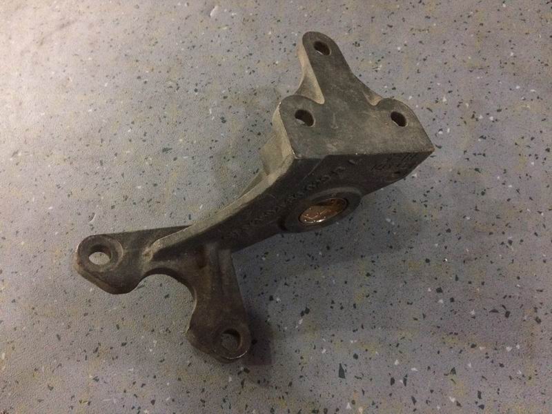 Rear brake air chamber bracket-left-3