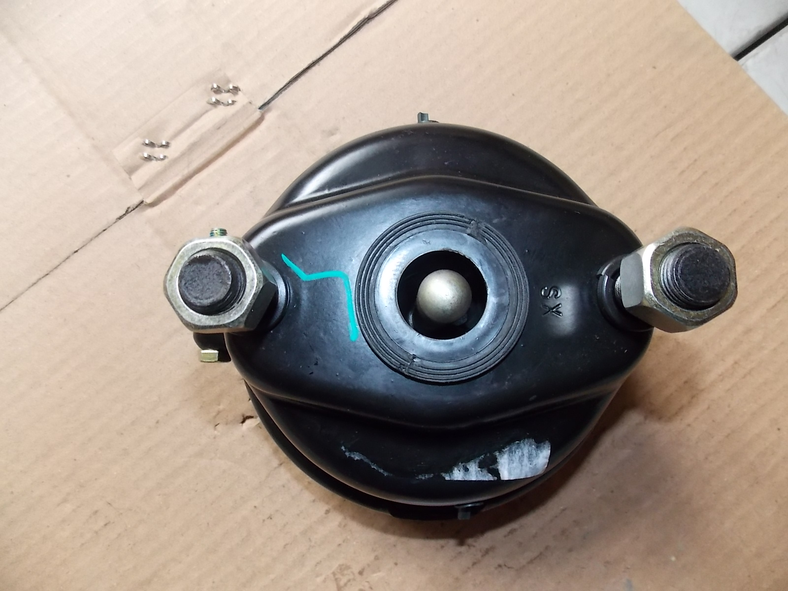 Воздушная камера переднего тормоза в сборе-правая; 16 ″