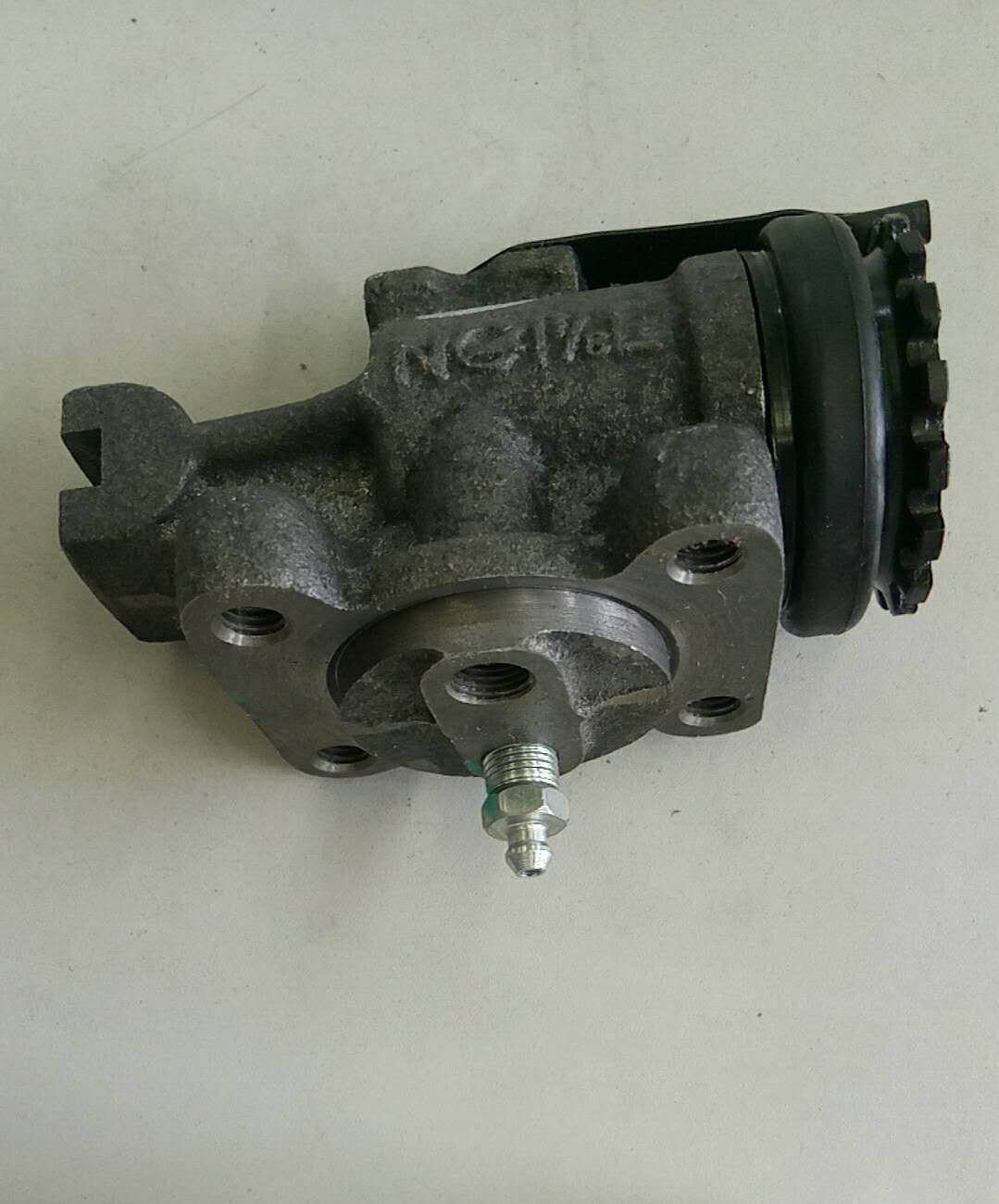 Front brake pump-left rear-1