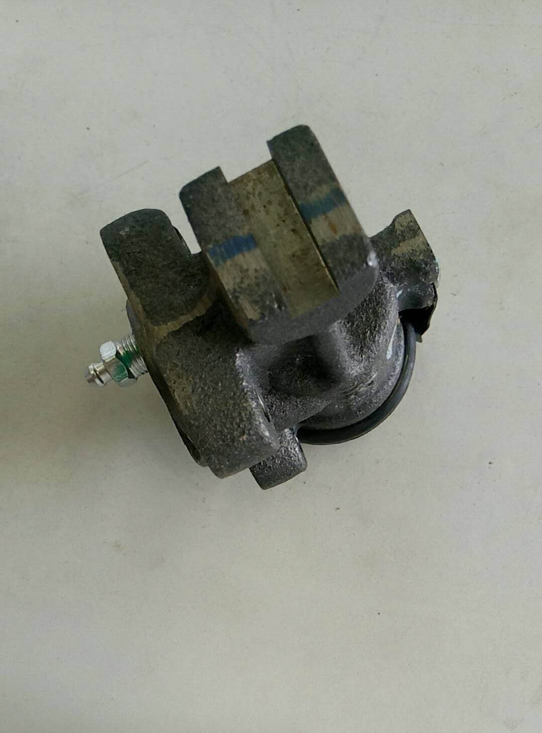 Front brake pump-left rear-4