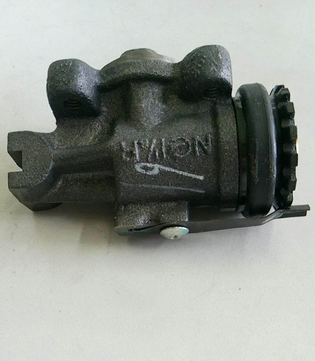 Front brake pump-right rear-3