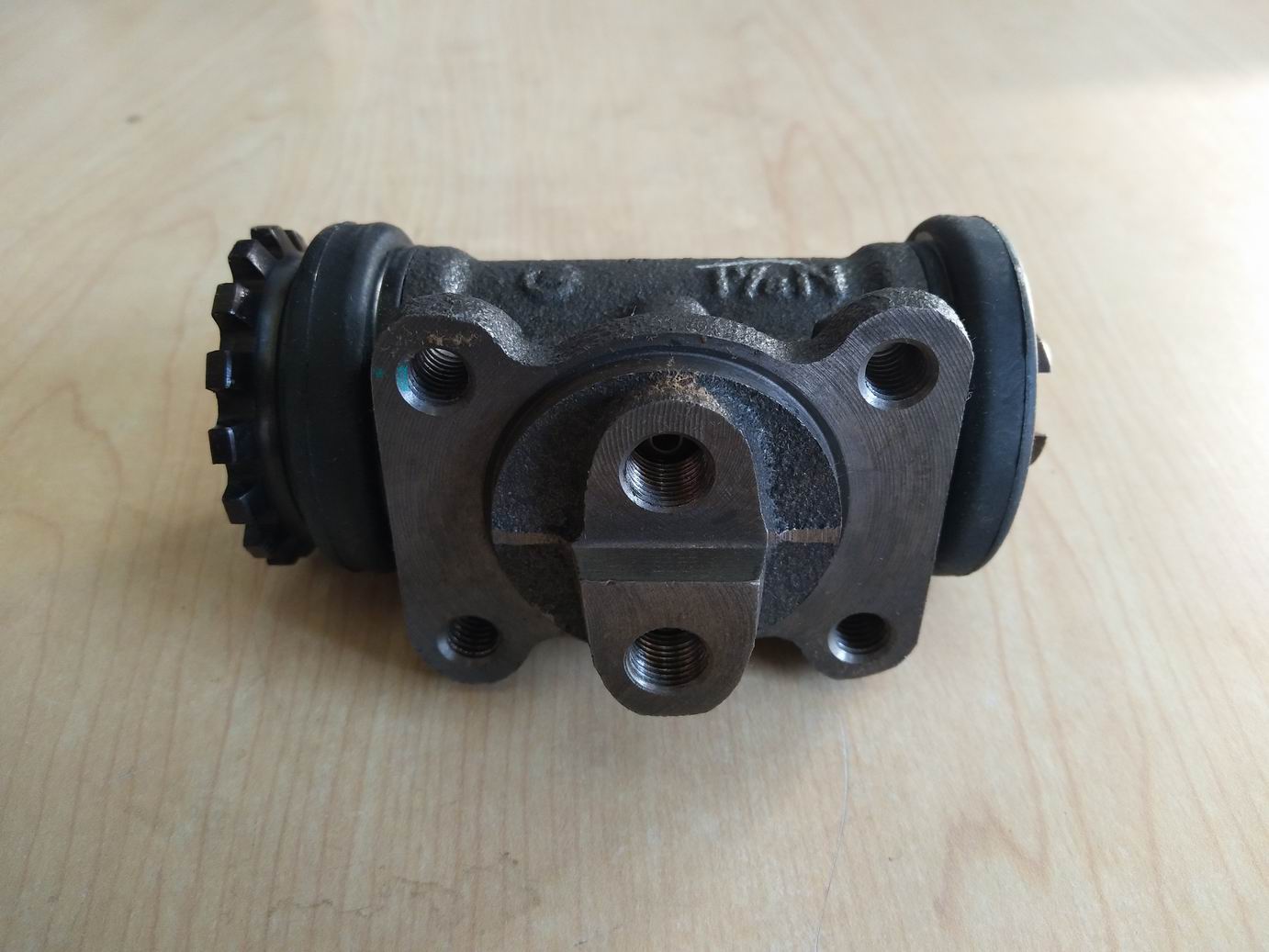 Задний тормоз левый